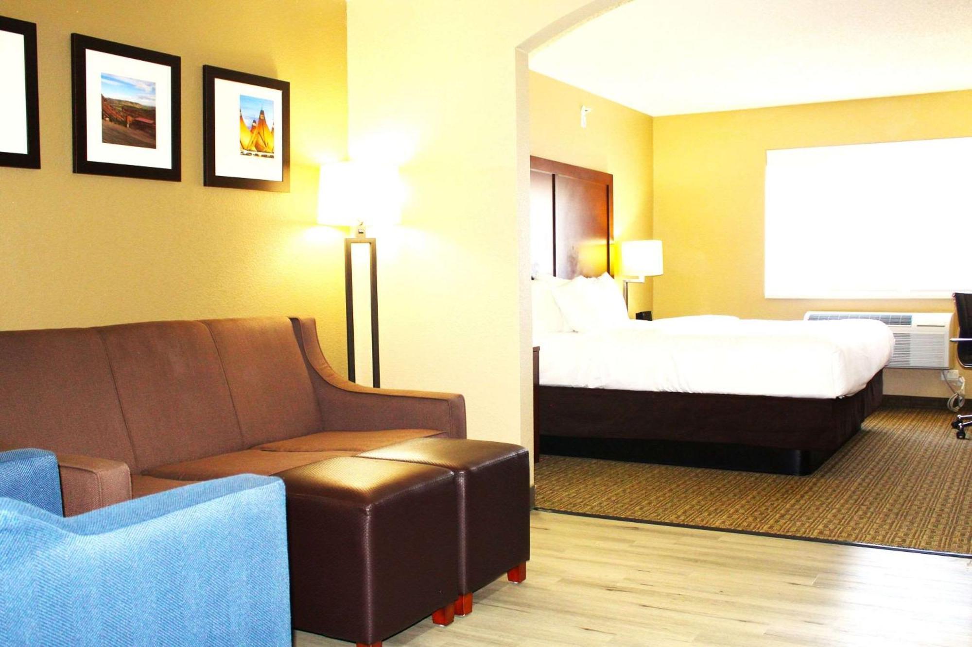 Comfort Suites Lakewood - Denver Bagian luar foto