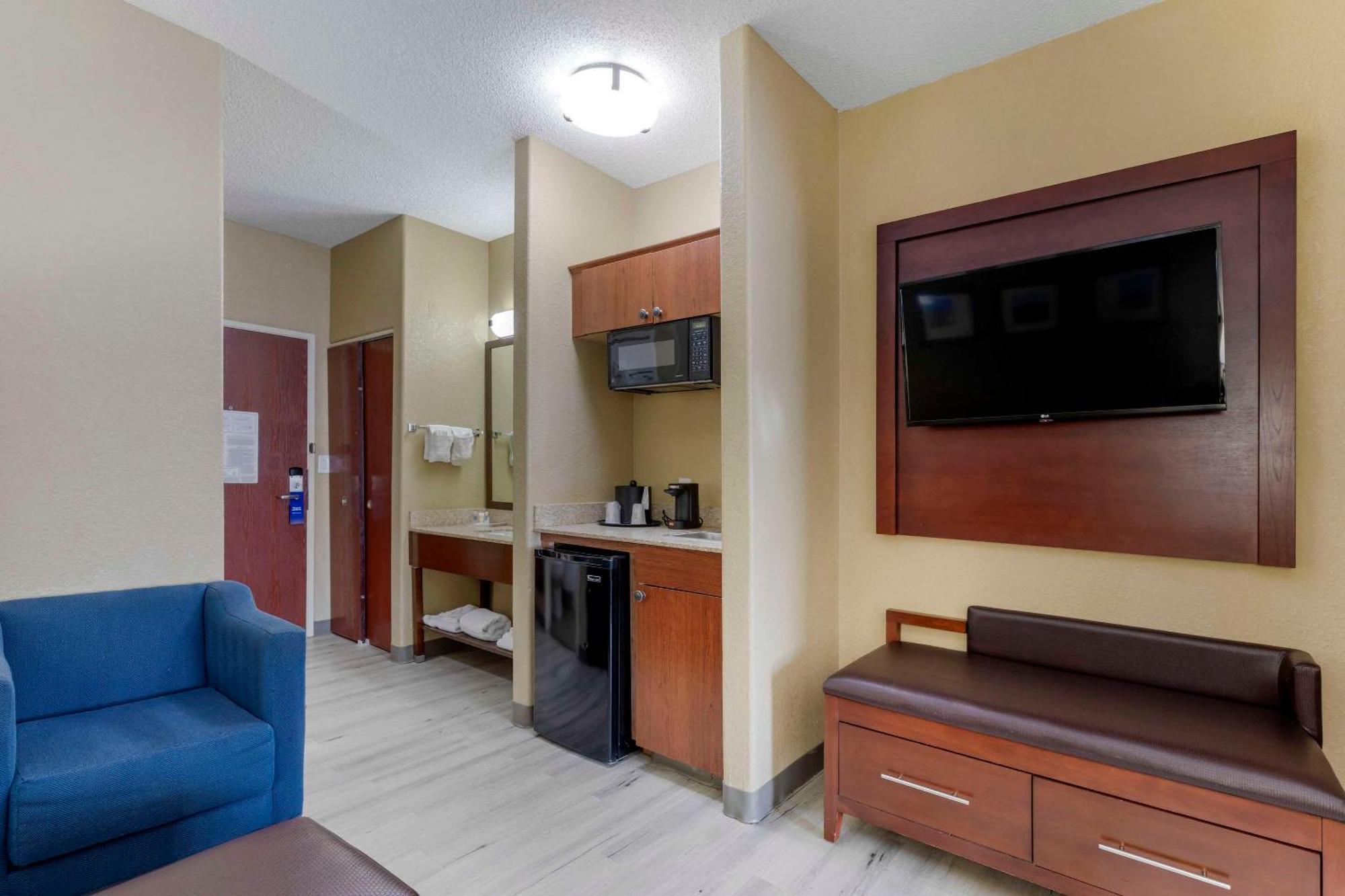 Comfort Suites Lakewood - Denver Bagian luar foto