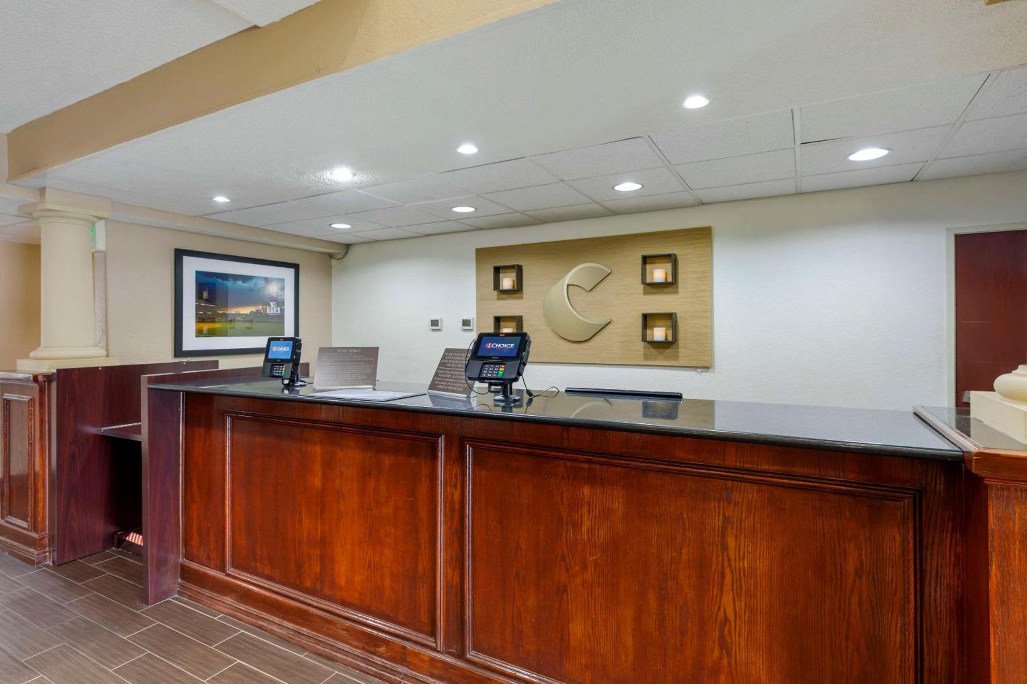 Comfort Suites Lakewood - Denver Bagian luar foto